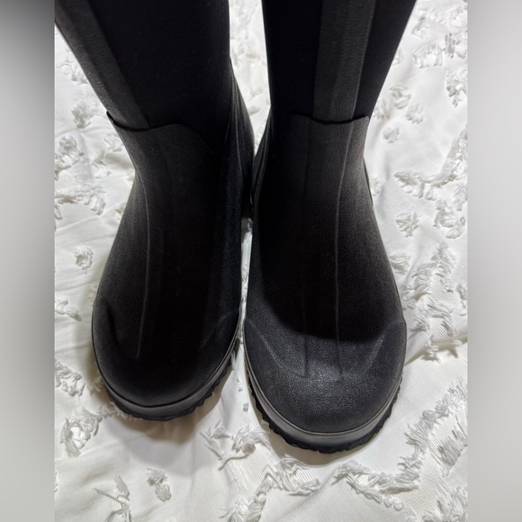 BOGS Kids Size 4. Great shape! Less expensive than Black Friday sale!! - Picture 12 of 12